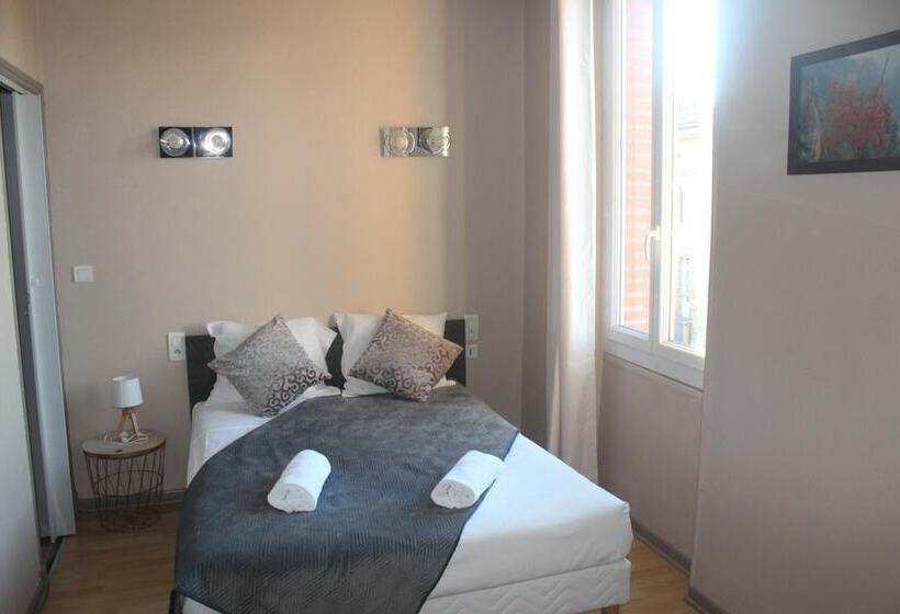 فندق Le Rochegude