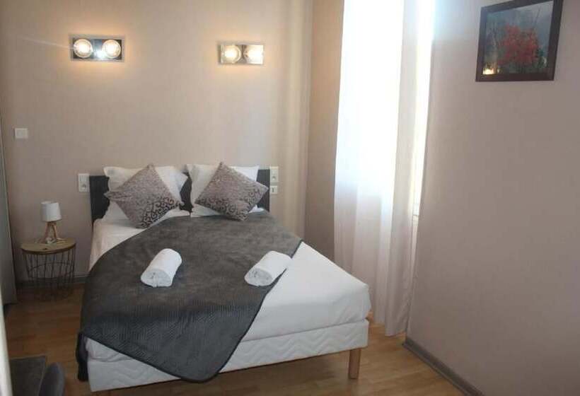 فندق Le Rochegude