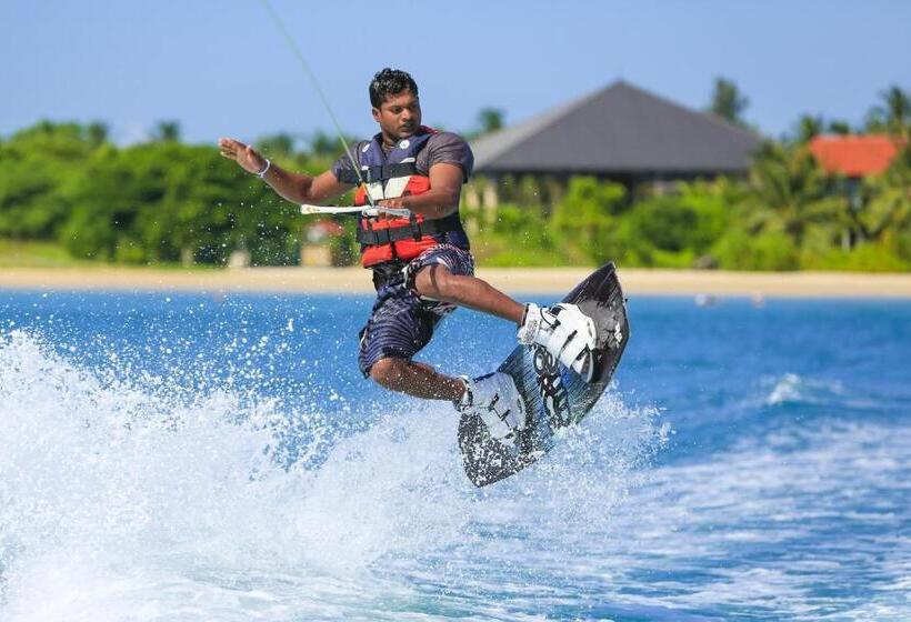 ホテル Marina Beach Passikudah