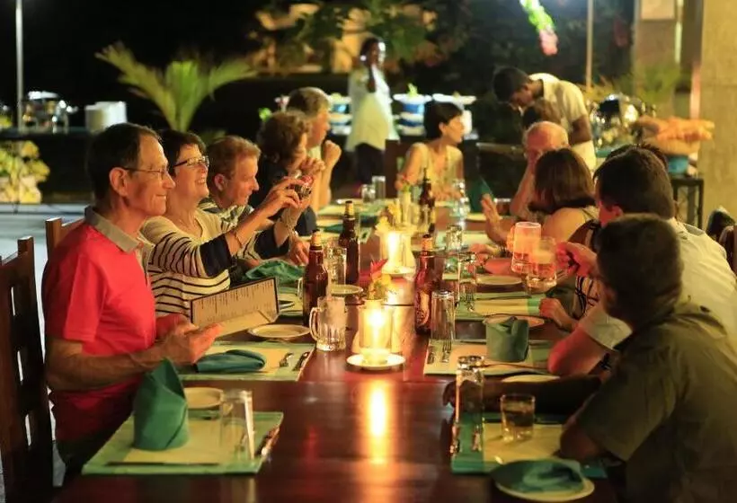 호텔 Marina Beach Passikudah