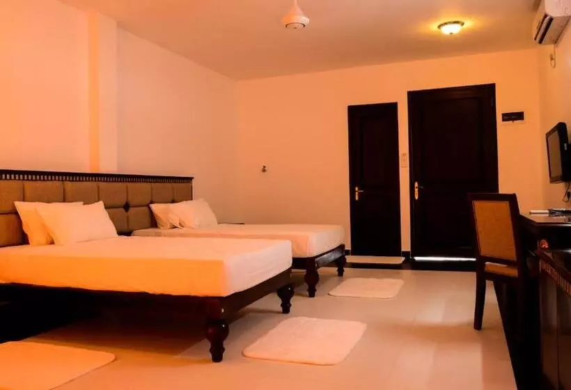 호텔 Marina Beach Passikudah