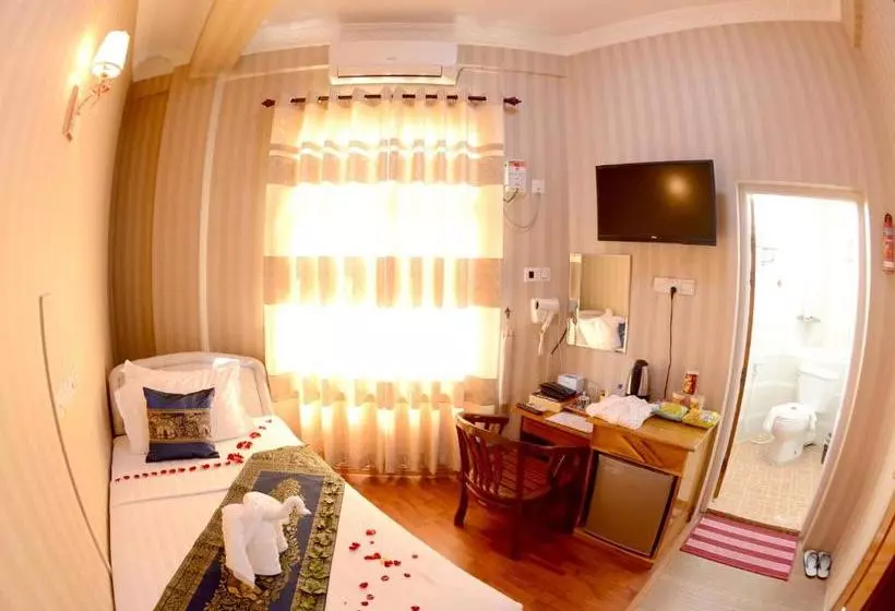 هتل Royal Naung Yoe