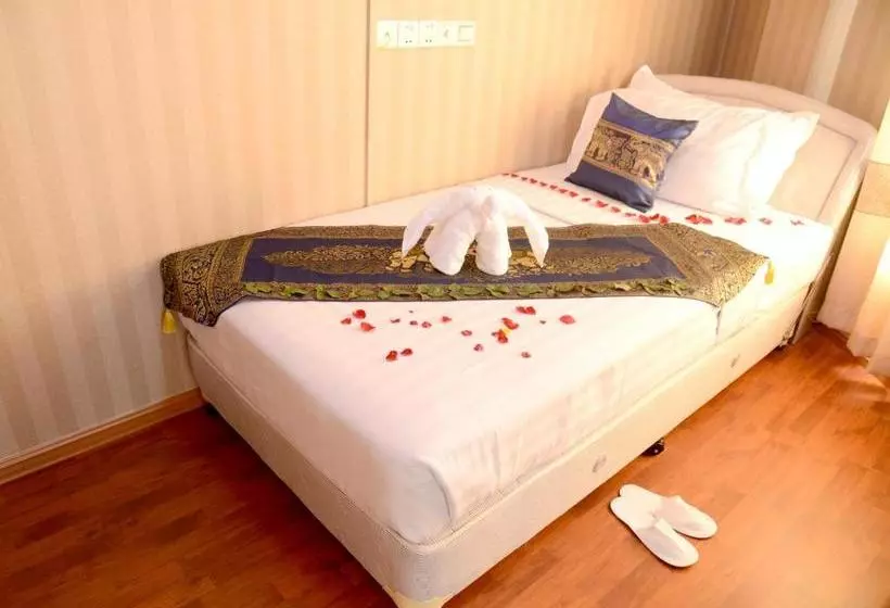 هتل Royal Naung Yoe