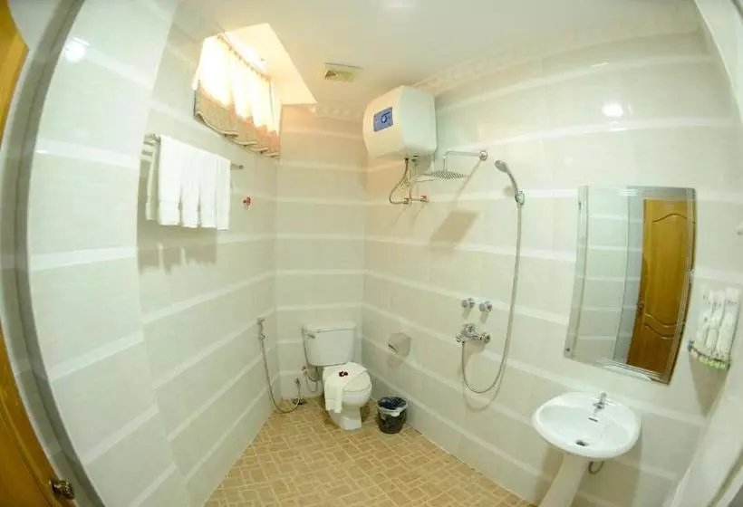 هتل Royal Naung Yoe