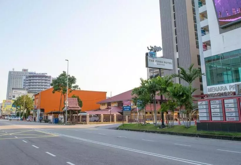 Hotel The Pines Melaka