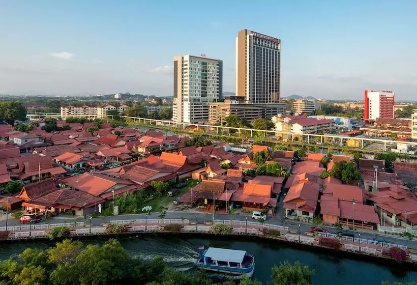 Hotel The Pines Melaka