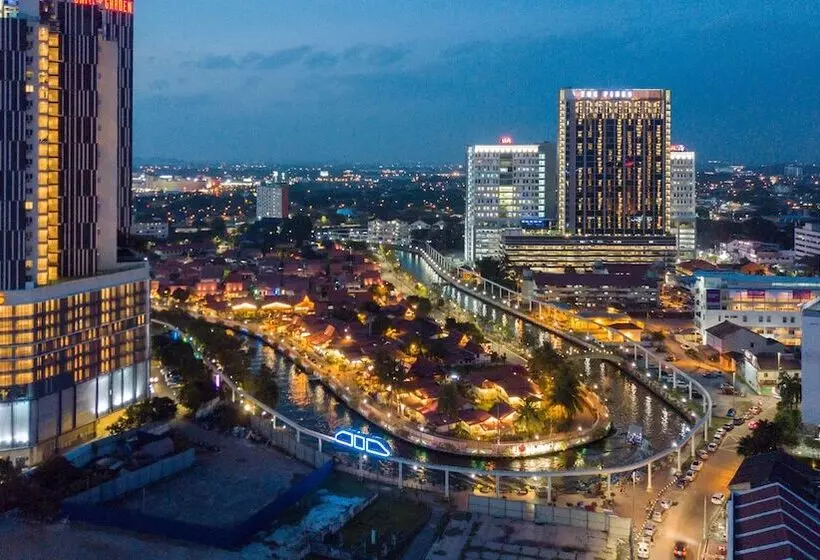 Hotel The Pines Melaka