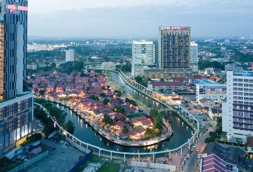 Hotel The Pines Melaka