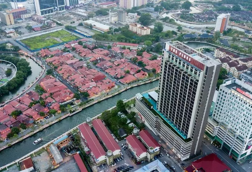 Hotel The Pines Melaka