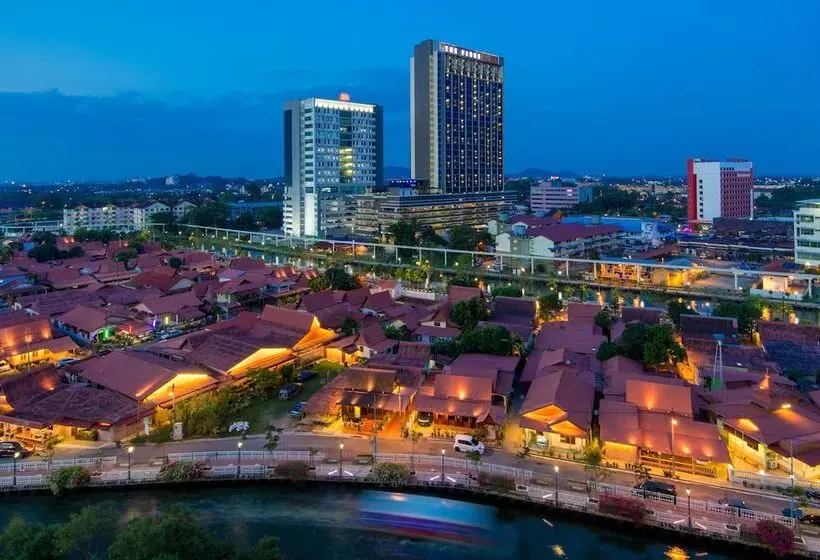 Hotel The Pines Melaka