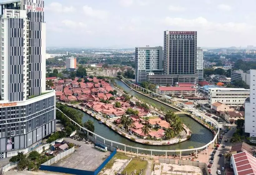 Hotel The Pines Melaka