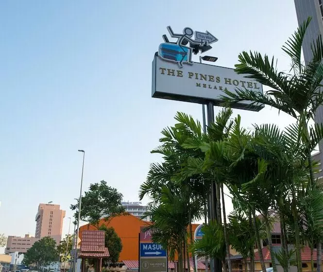 Hotel The Pines Melaka