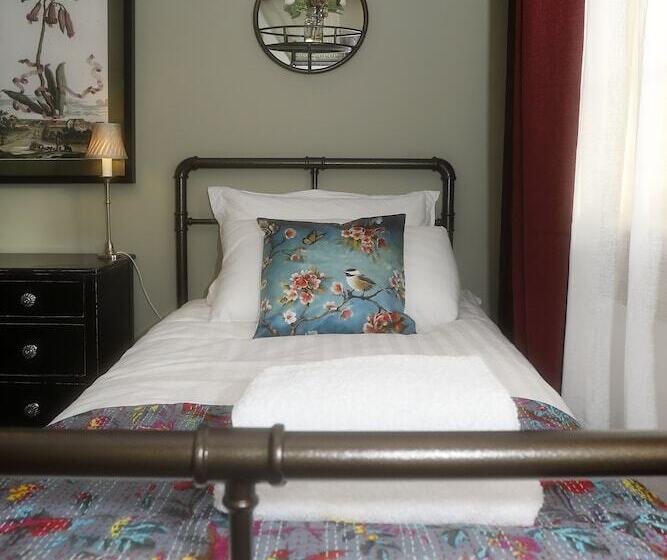 פנסיון Woodleys Farmhouse