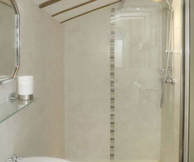 פנסיון Woodleys Farmhouse