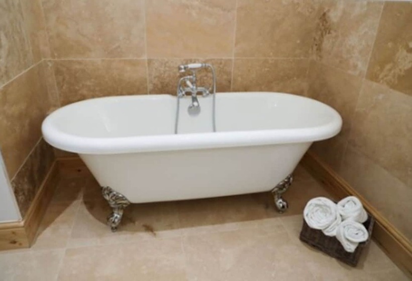 פנסיון Woodleys Farmhouse