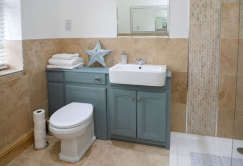 פנסיון Woodleys Farmhouse