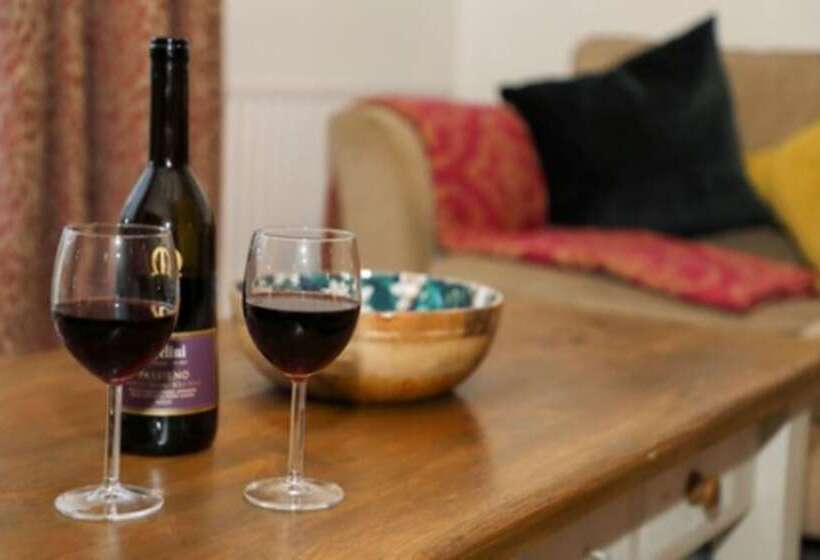 פנסיון Woodleys Farmhouse