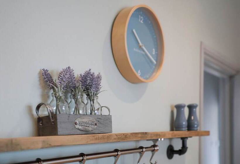 פנסיון Woodleys Farmhouse