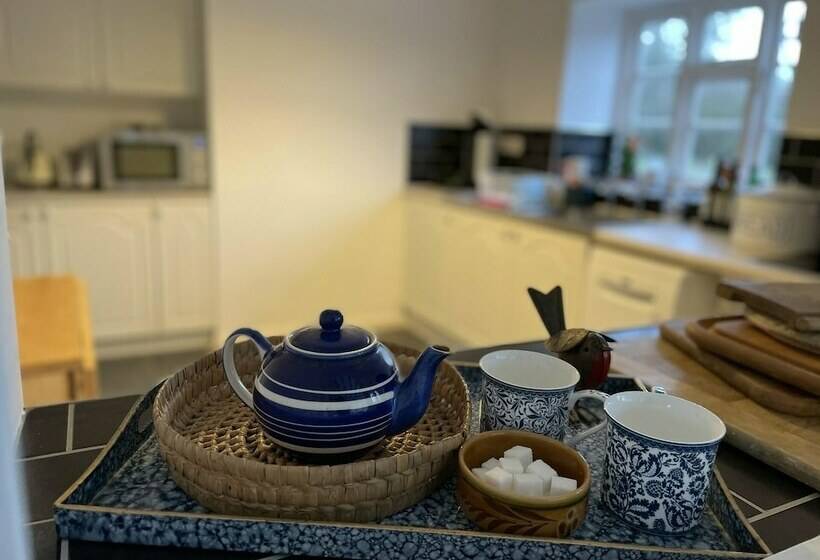 Beautiful 2bed Cottage In Knowle St Giles Nr Chard