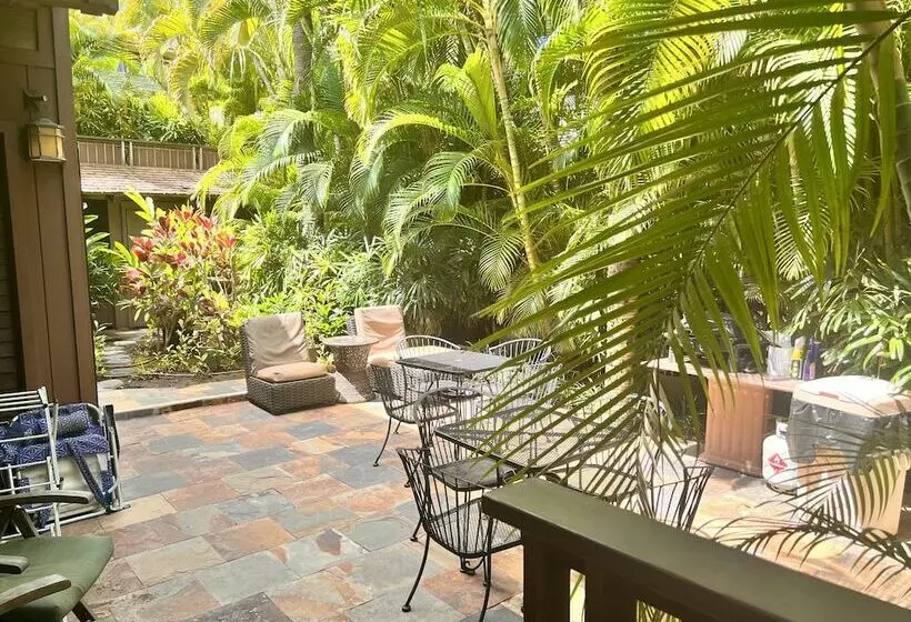 تختخواب و صبحانه Papaya Suite