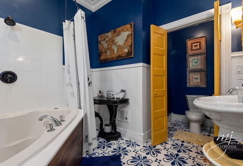 The 1883 Peabody House Bed & Breakfast