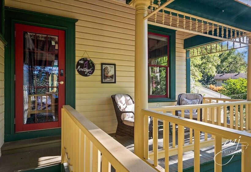 The 1883 Peabody House Bed & Breakfast