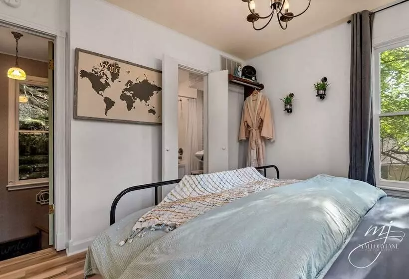 The 1883 Peabody House Bed & Breakfast