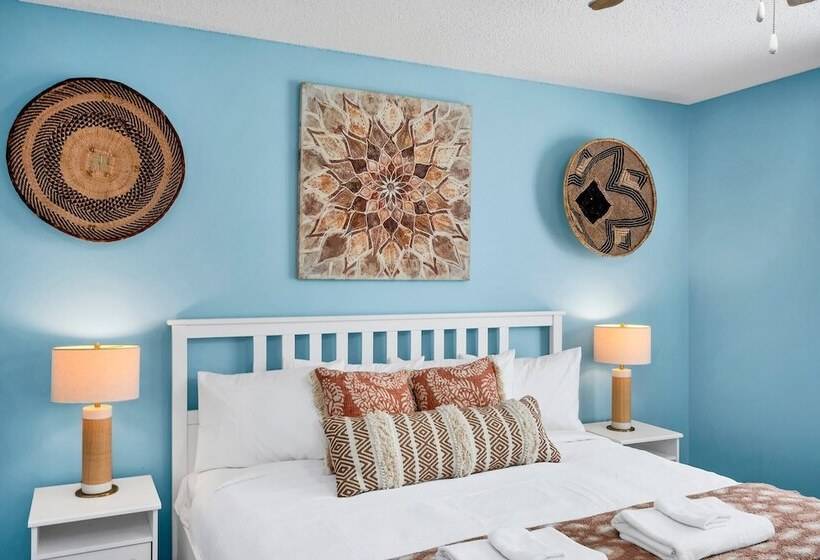 Colorful Harm Home, W/ Game Room And Cozy Pool Area