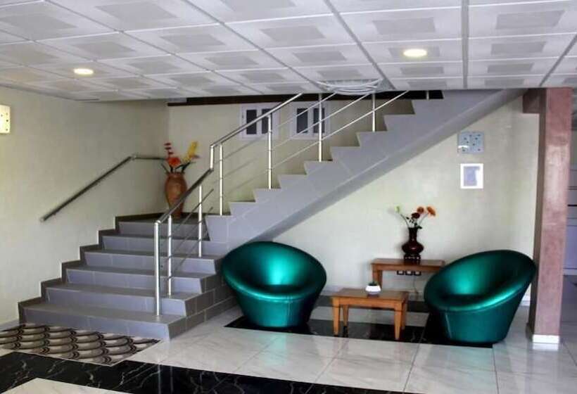 هتل Benin City Center