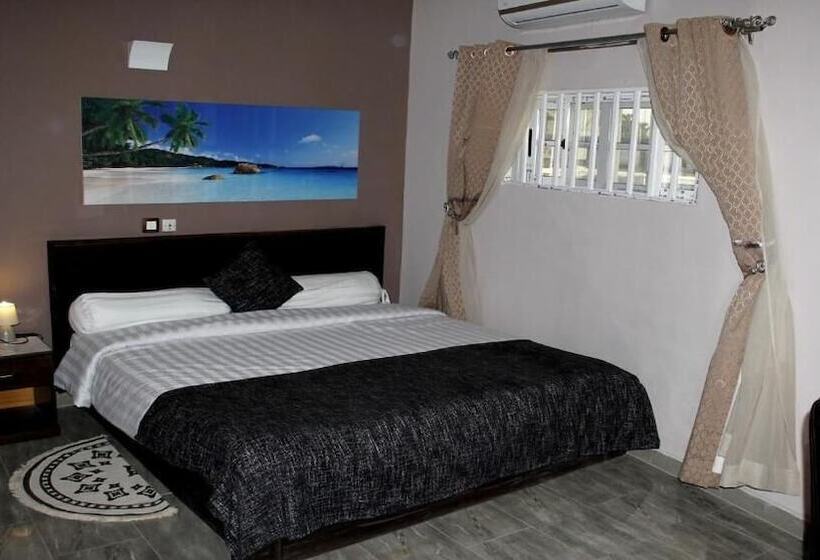 هتل Benin City Center