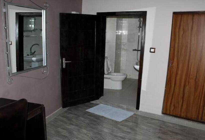 هتل Benin City Center