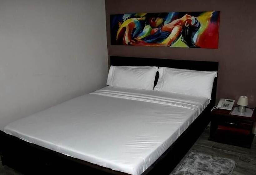 هتل Benin City Center