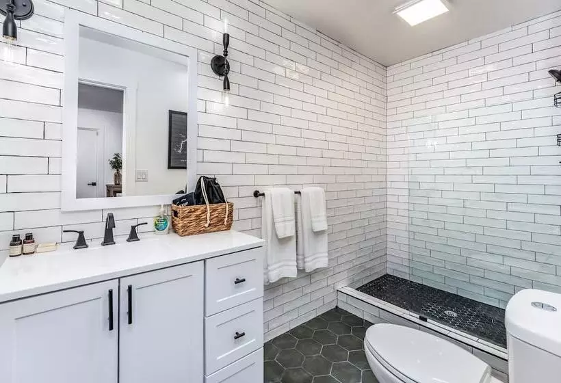 Hotelli The Four Daughters Inn