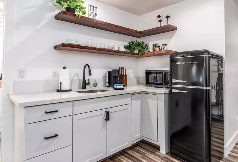 Hotelli The Four Daughters Inn