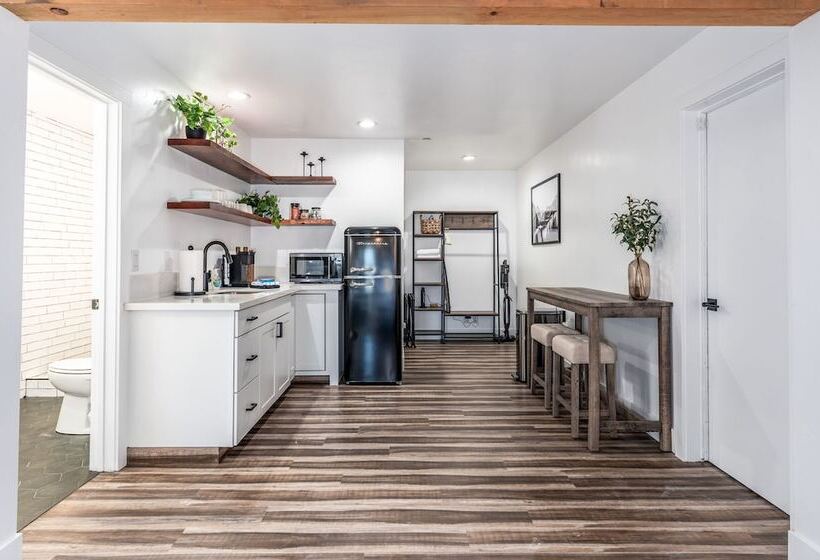 酒店 The Four Daughters Inn