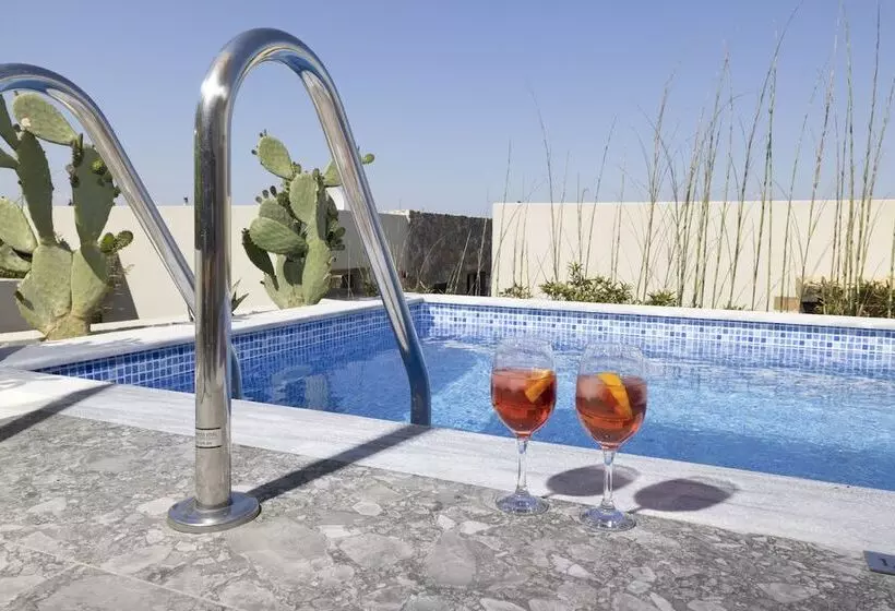 Kaktus Suites Private Pool