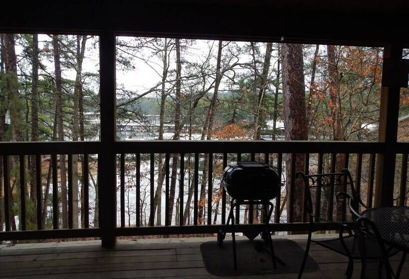 Lake View Three Bedroom, Three Bath Cottage With Private Hot Tub Overlooking Lake Ouachita. By Redaw