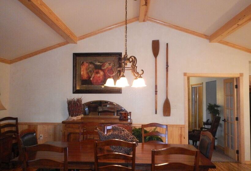 Lake View Three Bedroom, Three Bath Cottage With Private Hot Tub Overlooking Lake Ouachita. By Redaw