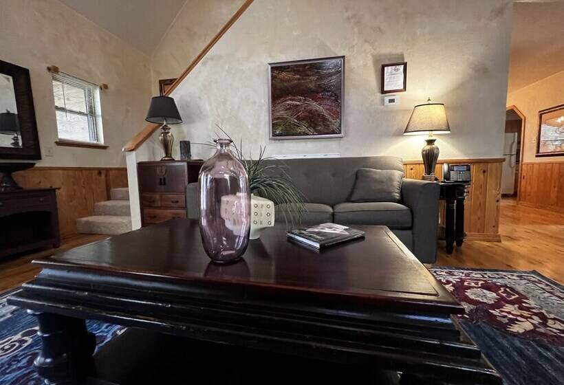 Lake View Two Bedroom, Two Bath Loft, Log Sided Cottage With Private Hot Tub Overlooking Lake Ouachi