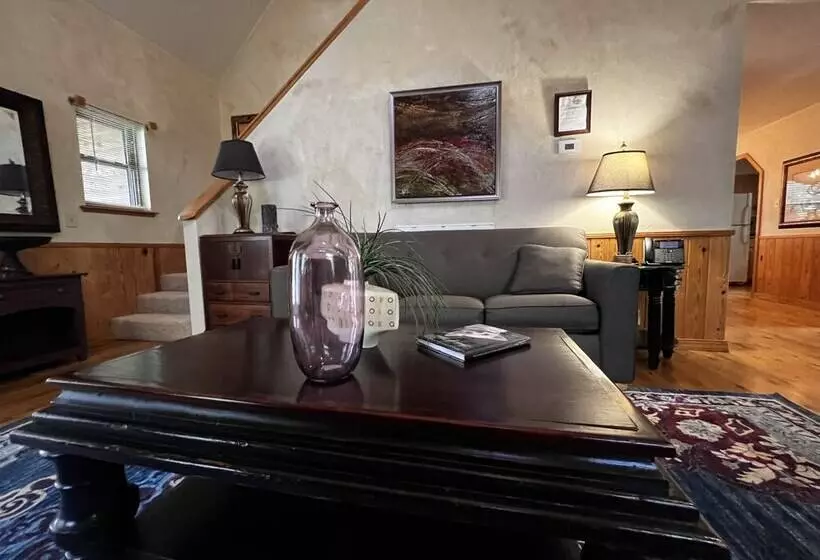 Lake View Two Bedroom, Two Bath Loft, Log Sided Cottage With Private Hot Tub Overlooking Lake Ouachi