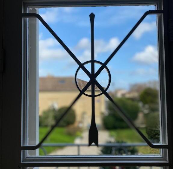 膳宿费 Château Papounan