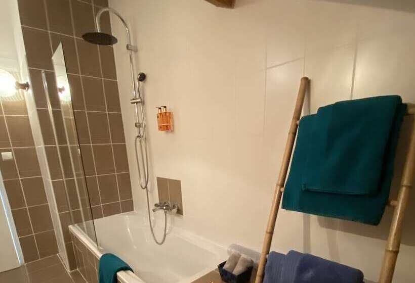 膳宿费 Château Papounan