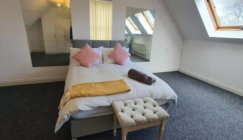 Majatalo Luxury King House