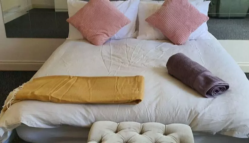 Majatalo Luxury King House