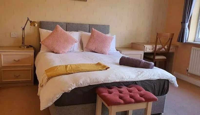 Majatalo Luxury King House