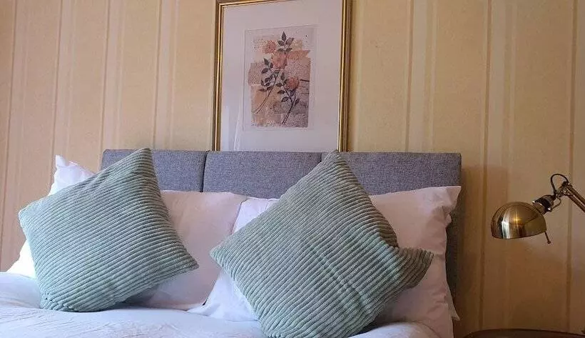 Majatalo Luxury King House