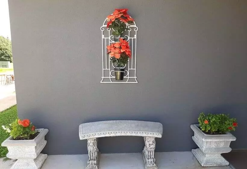 Majatalo Room In Guest Room   Cozy Room With Separate Entrance And Ensuit Bathroom