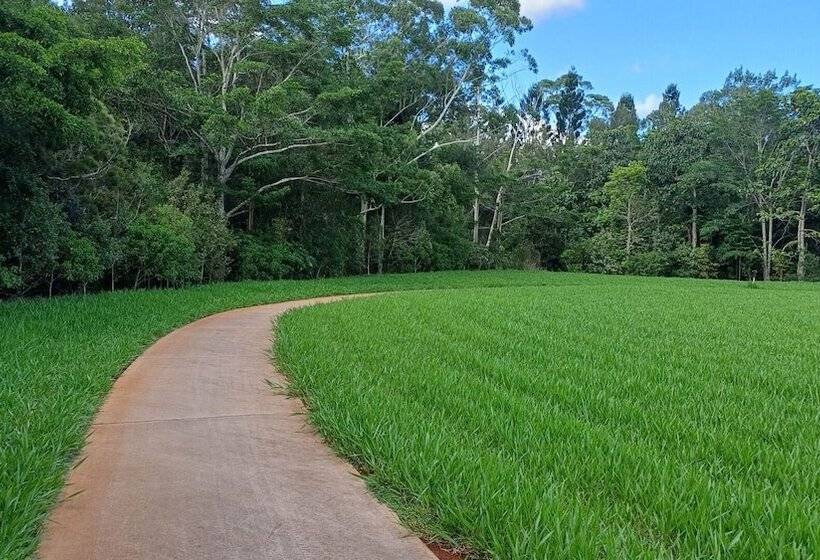 ペンション Room In Guest Room Cozy Room With Separate Entrance And Ensuit Bathroom