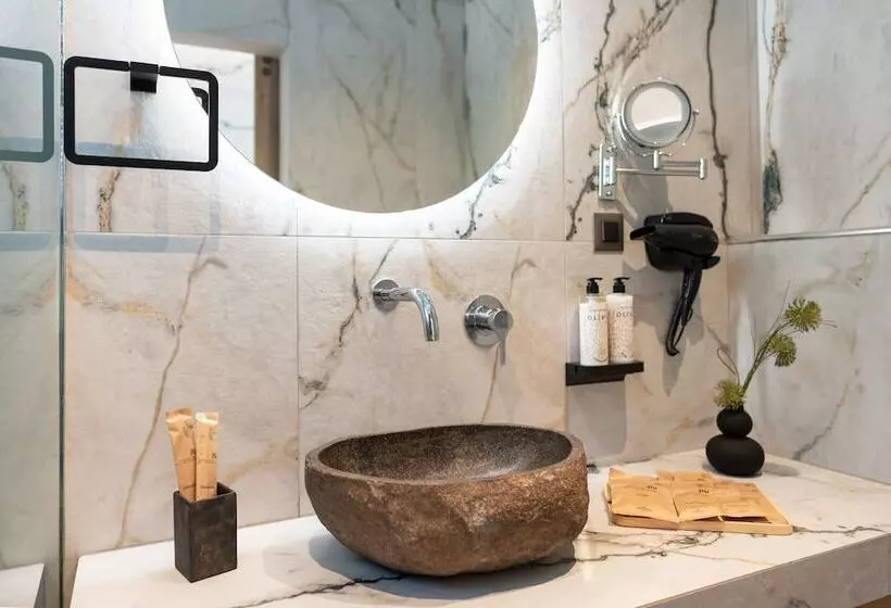 Majatalo Theretra Pefki Seaside