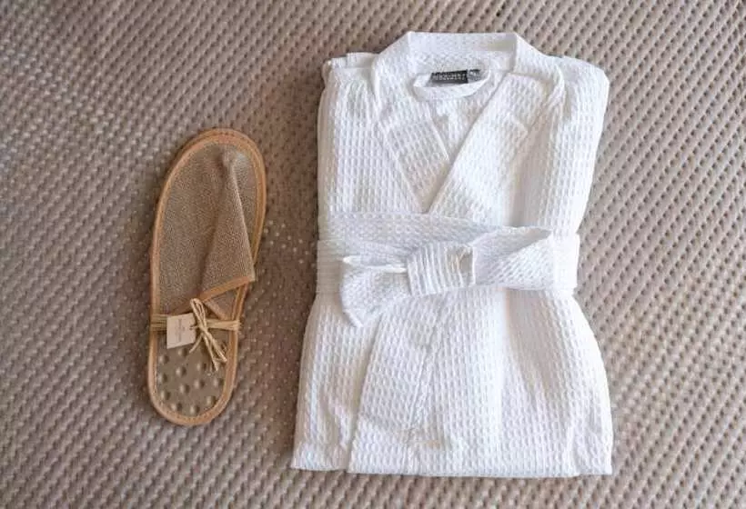 Majatalo Theretra Pefki Seaside